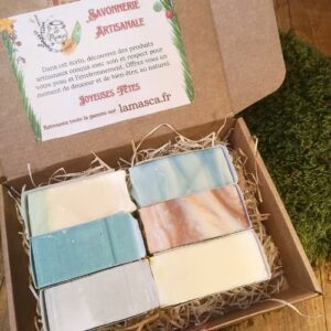 coffret cadeau carton avec toute la gamme de savons bio et naturels de la masca.