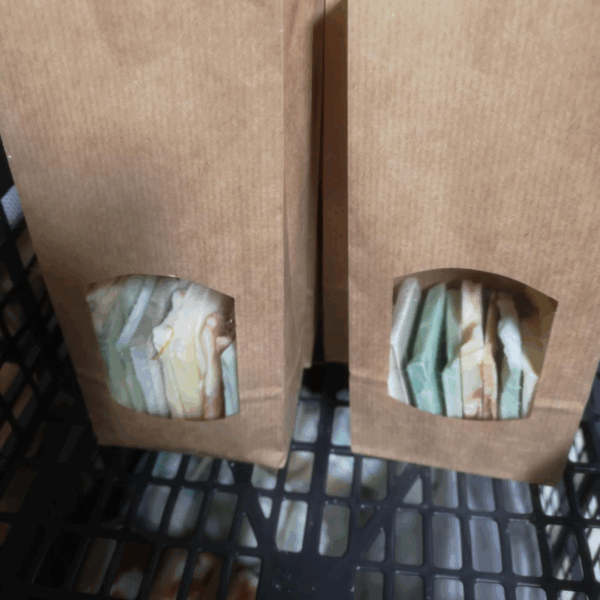 mise en sachet des quignons de savons de la masca
